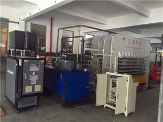 電加熱導(dǎo)熱油爐如何配套反應(yīng)釜？